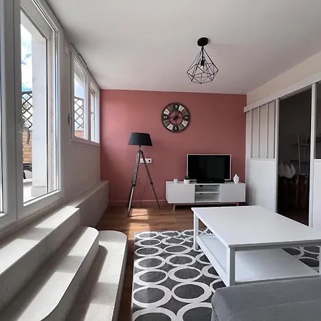 Apartment Cosy Avec Belle Terrasse Le Plessis-Robinson
