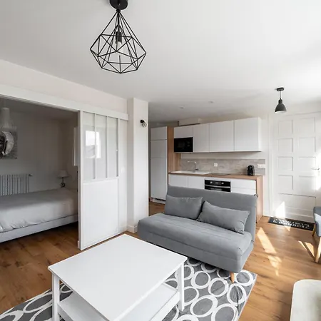 Cosy Avec Belle Terrasse Apartment *