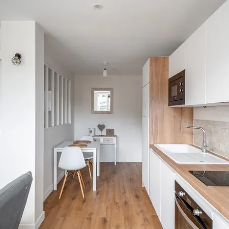Cosy Avec Belle Terrasse Apartment Le Plessis-Robinson